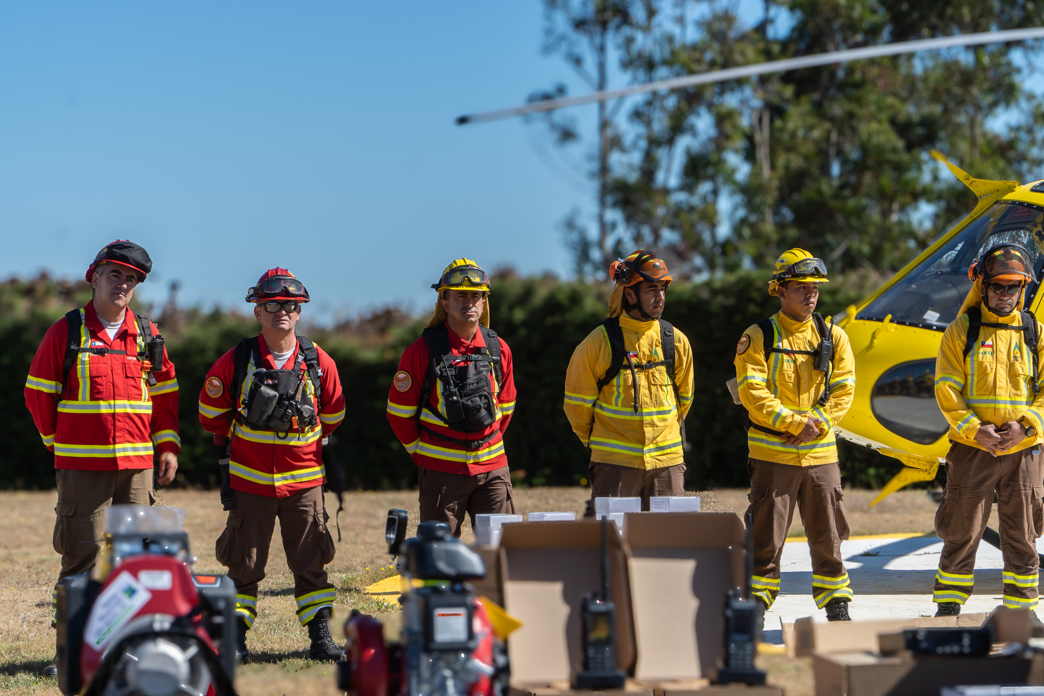 Brigadistas de CONAF reciben equipamiento para el combate de incendios